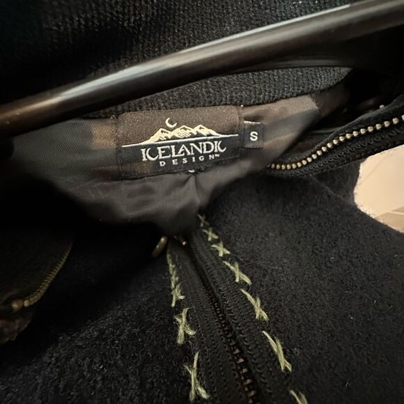 Vintage Icelandic Design Wool Floral Embroidered Sweater Jacket | Size S/M - Picture 3 of 10